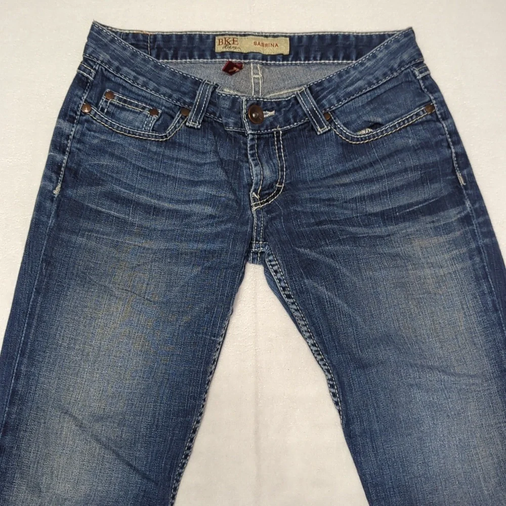 BKE Sabrina Bootcut Stretch Women's Distressed Embellished Jeans Size 28 - Picture 3 of 8